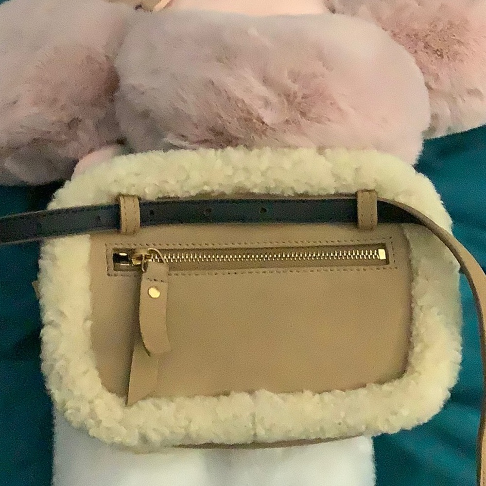 Yves Saint Laurent Tan Crossbody Bag with Gold Logo - Picture 4 of 7